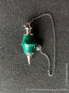 23-1174 Pendule-Emerald coloré